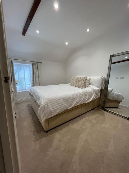 Millstone Cottage Newmillerdam Hill Top Luaran gambar