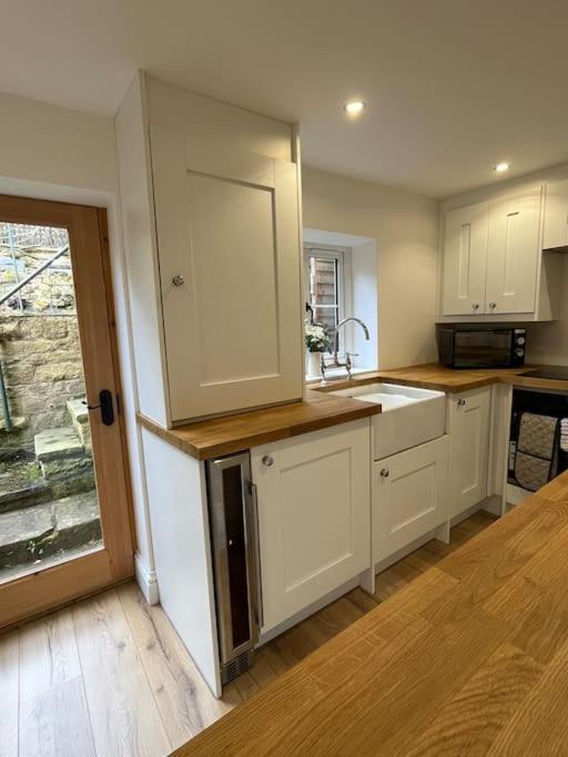 Millstone Cottage Newmillerdam Hill Top Luaran gambar